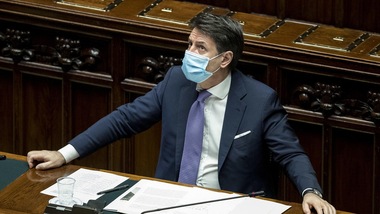 Conte ha firmato il nuovo Dpcm: tutte le novità su stadi, scuola, palestre, bar e ristoranti