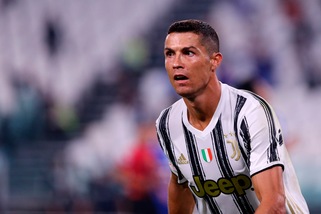 Juventus, Ronaldo al Psg per 50 milioni. Per ora è una bufala, ma si potrebbe fare?