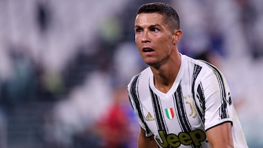 Juventus, Ronaldo al Psg per 50 milioni. Per ora è una bufala, ma si potrebbe fare?