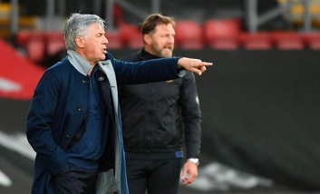 Cade l'Everton di Ancelotti, ma resta in vetta. Colpo Leicester in casa dell'Arsenal