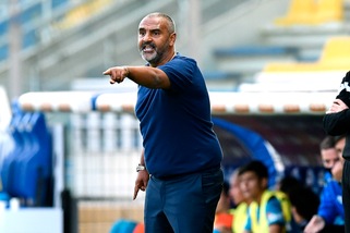 Parma, Liverani: "Grassi terzino mossa nata nell'emergenza, avevo 11 assenti"