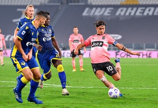 Juve-Verona, le pagelle: Dybala cresce. Male Arthur: troppo lento