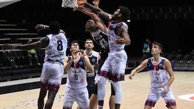 Champions, la Fortitudo paga le assenze: ko con Bamberg 100-63