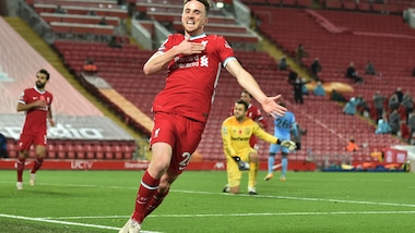 City trascinato da Walker, vola il Chelsea. Il Liverpool vince in rimonta