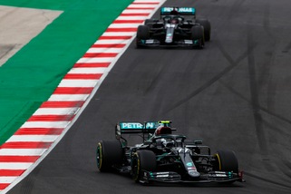 F1, a Imola la Mercedes conquista il settimo Mondiale costruttori consecutivo