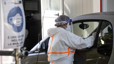 Coronavirus, 208 morti e 29.907 nuovi casi in Italia