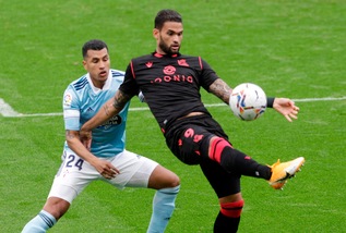 Poker della Real Sociedad che torna in testa alla Liga. Il Valencia si salva al 99'