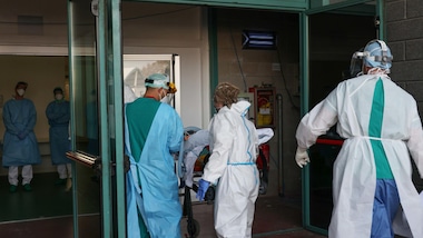 Coronavirus in Italia, i dati: 30.550 i nuovi positivi, 352 i decessi