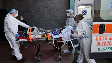 Coronavirus, 353 morti e 28.244 nuovi casi in Italia