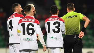 Casertana-Foggia 0-2: decidono Rocca e Vitale