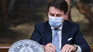 Nuovo Dpcm, ci sono 21 indicatori che cambiano colore alle regioni