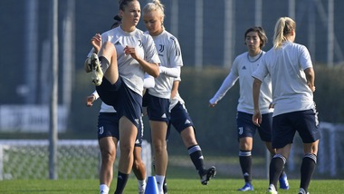 Il Milan vince e aggancia la Juve in testa, 2-2 tra Roma e Fiorentina