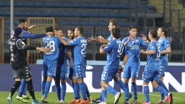 Empoli, 3-0 alla Reggina e primato in solitaria