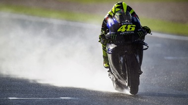 Gp Europa: Valentino Rossi si ritira, problemi alla Yamaha