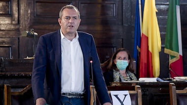 De Magistris contro De Luca: "Non chiuderò il lungomare di Napoli"