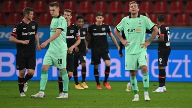 Poker del Leverkusen al Borussia M: termina 4-3. Vittoria con il brivido per il Wolfsburg