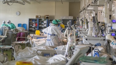 Coronavirus, anestesisti: "Terapie intensive sotto pressione, lockdown ragionevole"