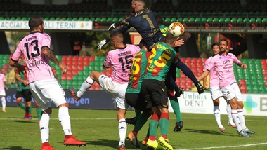 Palermo, incubo Covid: sei calciatori tornano positivi