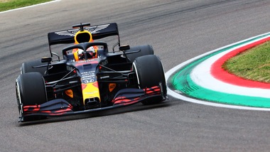 F1, Verstappen: "Inferiori alla Mercedes anche nella prossima stagione"