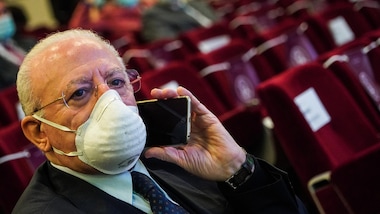 Coronavirus, Campania da zona gialla a rossa: ore decisive