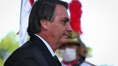 Bolsonaro choc sul Coronavirus: "Siamo delle femminucce"