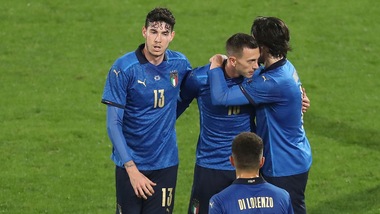Bernardeschi brilla con la maglia numero 10: poker Italia all’Estonia