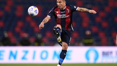 Bologna al lavoro senza i nazionali: palestra per Medel e Hickey