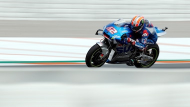 Gp Valencia: Rins domina le FP4, Valentino Rossi 13°