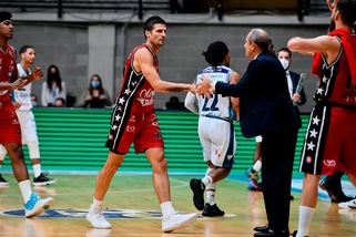 Milano vince il derby con Cantù. Varese batte Roma, Trento piega Brescia