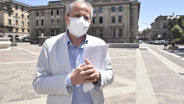 Crisanti sicuro: "Dopo Natale ci sarà il lockdown". E sul vaccino...