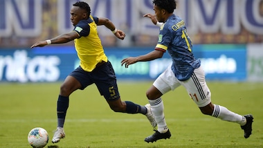 Colombia, che schiaffo in Ecuador. Vidal segna ma il Cile perde, Lozano-gol con il Messico