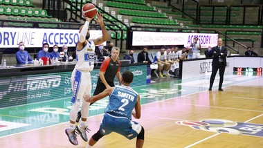 Serie A, Treviso batte Cantù nel recupero della quinta giornata