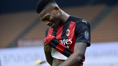 Milan, che botta: Leao, lungo infortunio