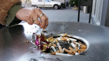 Sigarette? Milano dice stop: fumo all'aperto proibito