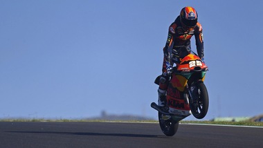 GP Portogallo: Fernandez si prende la pole in Moto3, solo 27° Arbolino