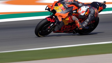 GP Portogallo: Pol Espargarò sfreccia nelle FP4, Valentino Rossi diciassettesimo