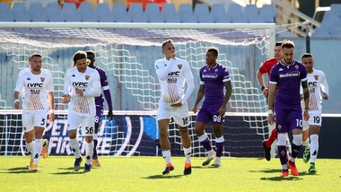 Fiorentina-Benevento 0-1: Improta punisce Prandelli. Ribéry ko, vola Inzaghi