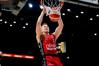 Milano inarrestabile, la Virtus vince il derby di Bologna. Brindisi piega Brescia