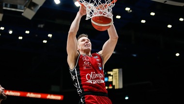 Milano inarrestabile, la Virtus vince il derby di Bologna. Brindisi piega Brescia