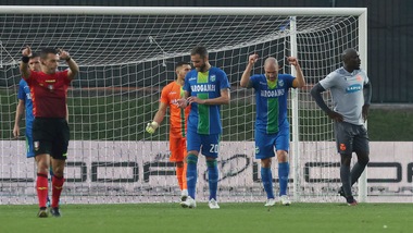 Feralpisalò, 3-1 al Padova e aggancio in vetta. Pro Vercelli, ko che fa male