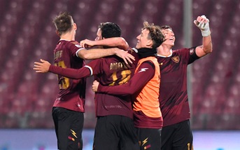 Diretta Cosenza-Salernitana dalle 21: probabili formazioni e dove vederla in tv