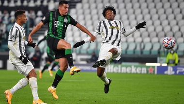 Juve, nessun italiano tra porta e difesa: è la prima volta nella storia