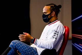 F1 Hamilton: "Servono tante componenti per vincere così tanto"