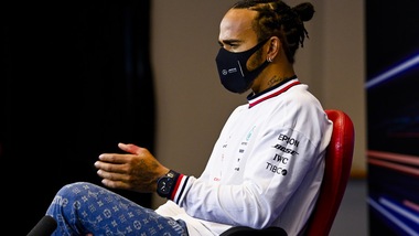 F1 Hamilton: "Servono tante componenti per vincere così tanto"