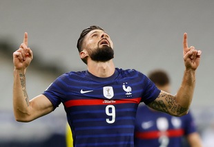 Milan, serve una punta. Giroud prima scelta
