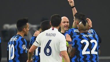 Inter-Real Madrid 0-2, harakiri Vidal: la qualificazione si fa dura