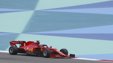 GP Bahrain: Hamilton comanda le prime libere, Ferrari molto indietro