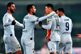 Chievo-Lecce 1-2, decide Falco all'ultimo respiro: Corini primo