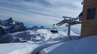 Francia, proteste contro la chiusura degli impianti sciistici