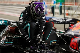 GP Bahrain, Hamilton: "Non ho festeggiato granché il settimo titolo"